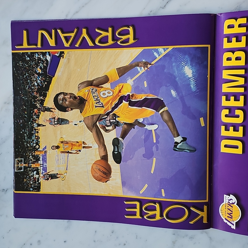 🏀HP🏀LA Lakers 2002 Kobe Cover Team Calendar - Picture 14 of 15